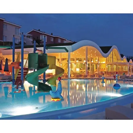 Stunning In With Outdoor Swimming Pool, Sauna And 2 Bedrooms