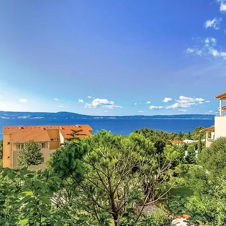 Stunning In With Outdoor Swimming Pool, Sauna And 2 Bedrooms