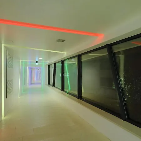 Διαμέρισμα Stunning In With Outdoor Swimming Pool, Sauna And 2 Bedrooms