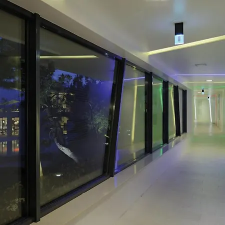 Διαμέρισμα Stunning In With Outdoor Swimming Pool, Sauna And 2 Bedrooms *