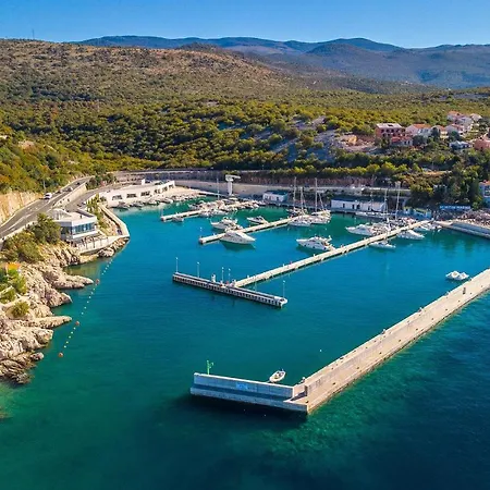 Διαμέρισμα Stunning In With Outdoor Swimming Pool, Sauna And 2 Bedrooms